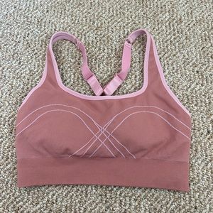 Fabletics - Seamless Workout Bra - Size: M - PINK/LAVENDER